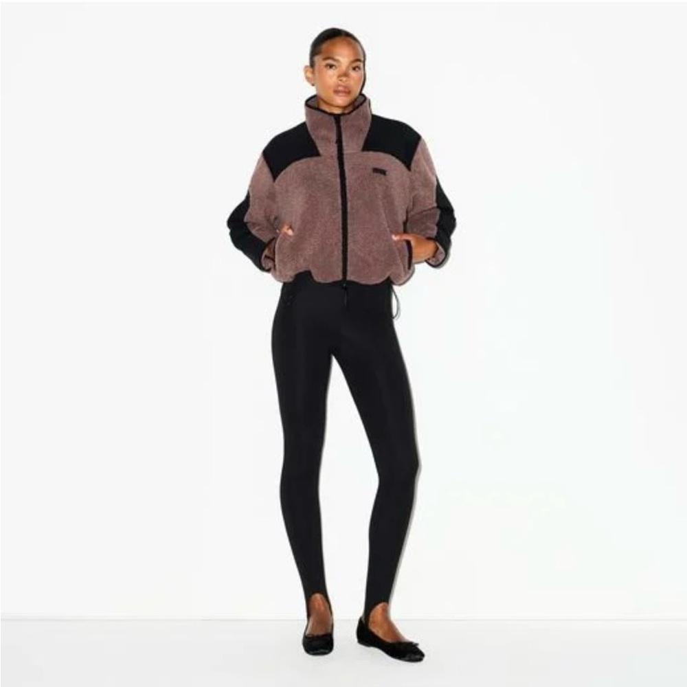 SKIMS TEDDY BOXY ZIP UP JACKET NWOT - Picture 3 of 10